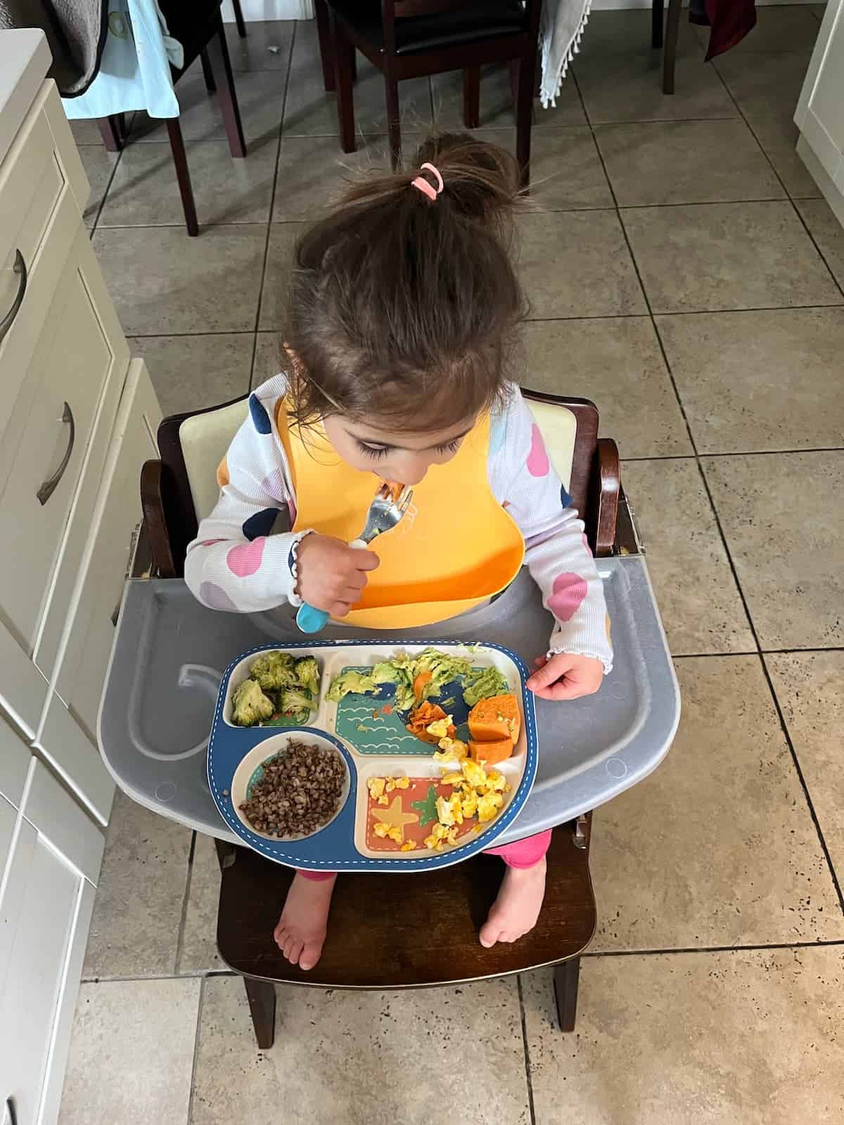 https://thrivinginparenting.com/wp-content/uploads/2021/04/best-high-chair-for-baby-led-weaning-2.jpg