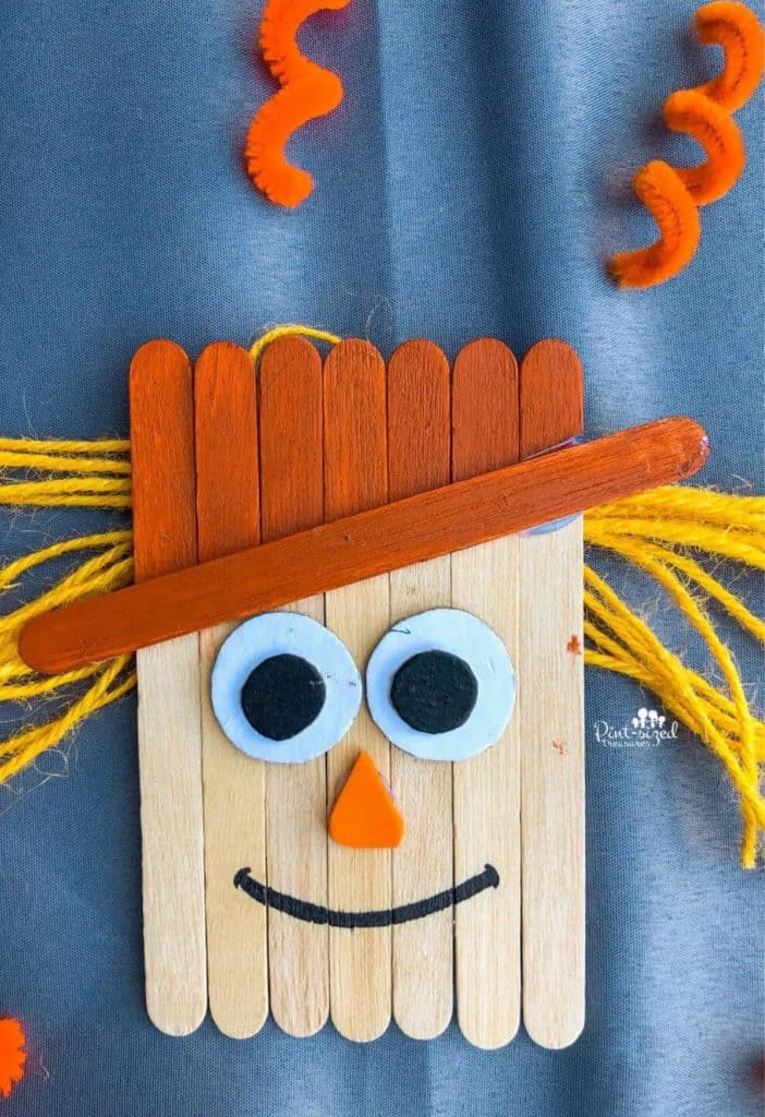 Scarecrow Halloween craft for two-year-olds (1)