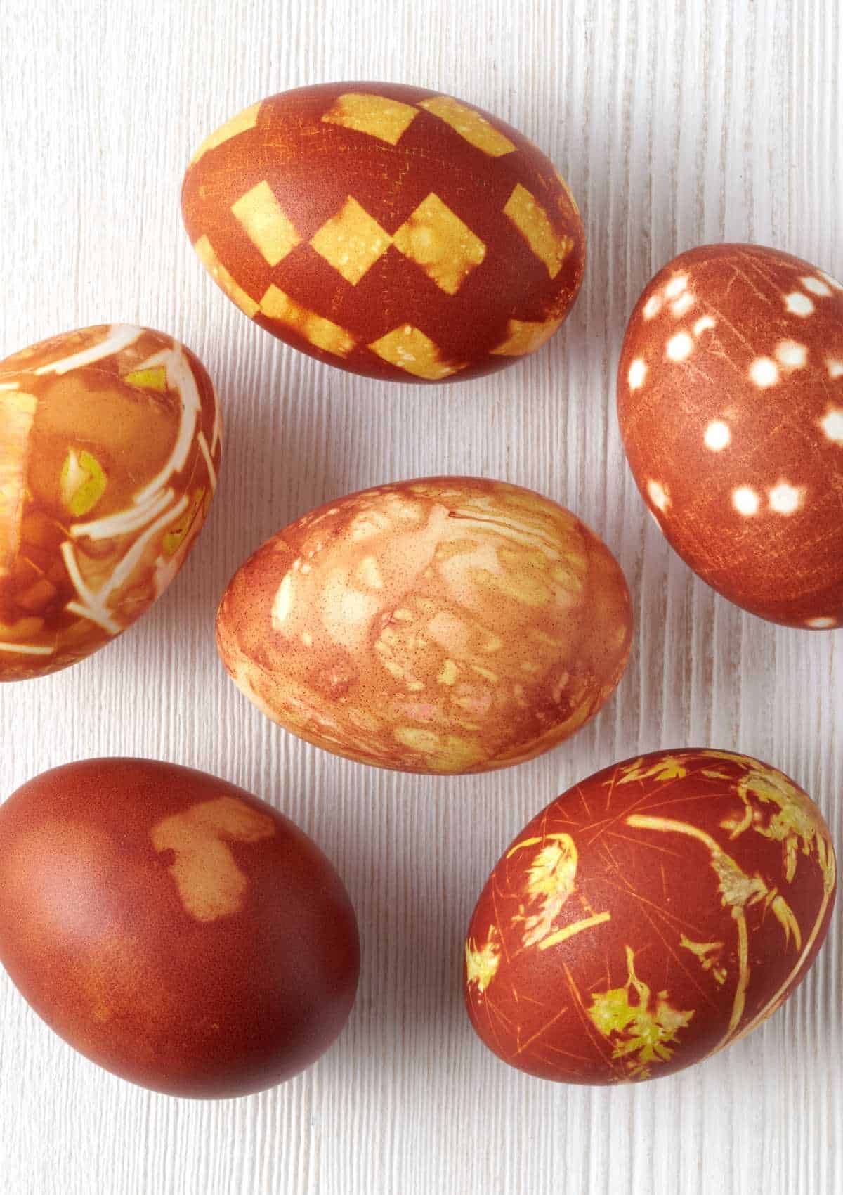 Eggs dyed with onion skins with beautiful patterns