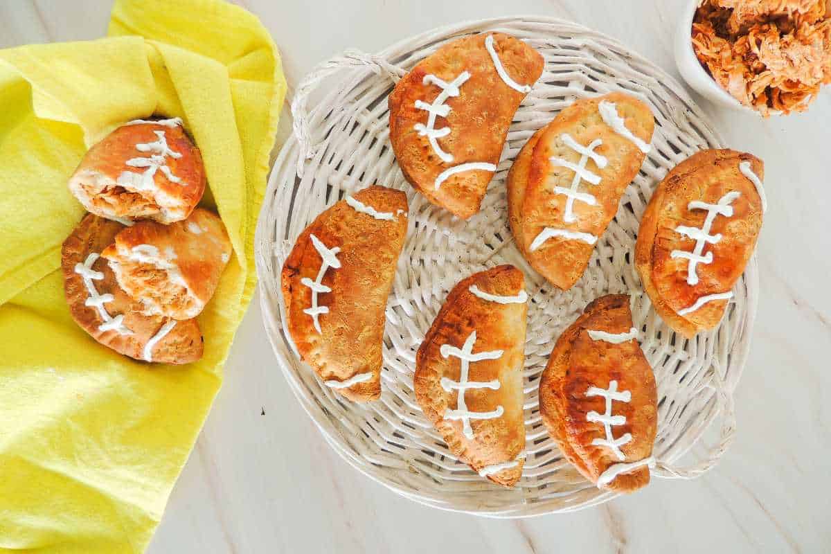 Game Day Bites: Quick & Easy Appetizers for Uninterrupted Cheering! - cover