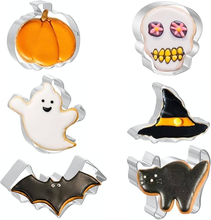 6 pieces of Halloween cookie cutters with different designs.