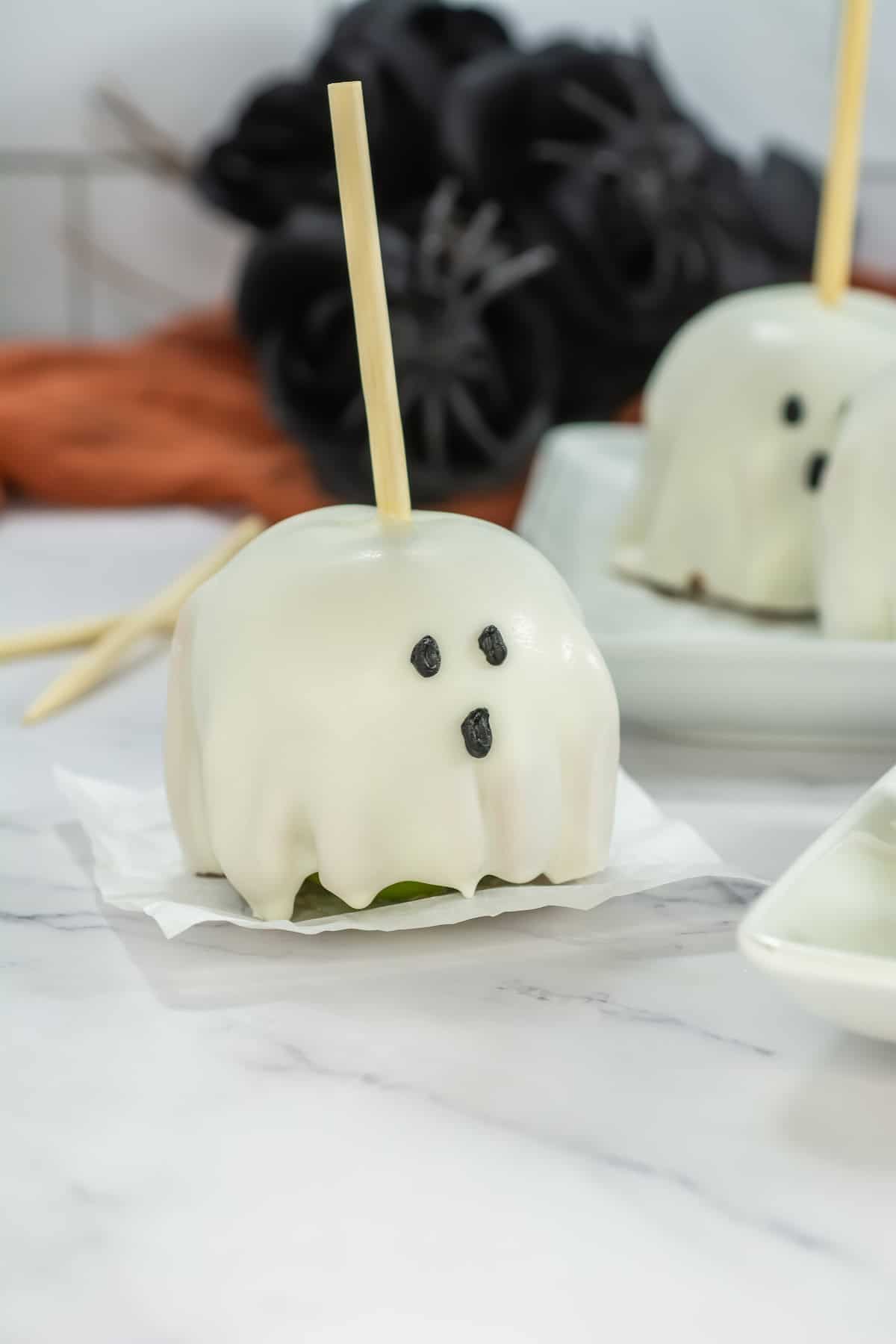 halloween caramel apples
