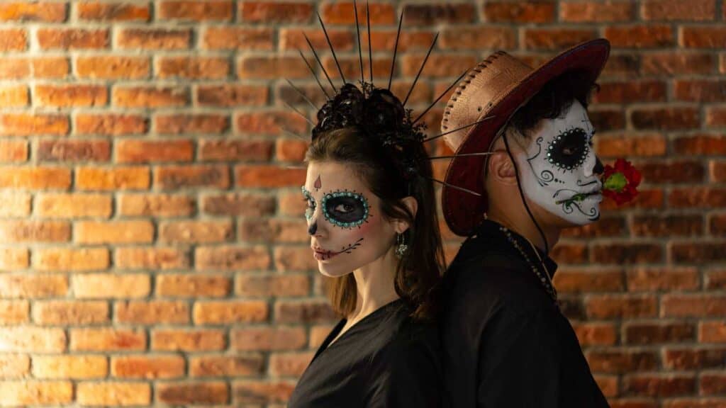 35 Halloween Costumes for Duos That Are Perfect for Friends or Couples